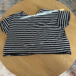 black/white stripe crop lululemon top